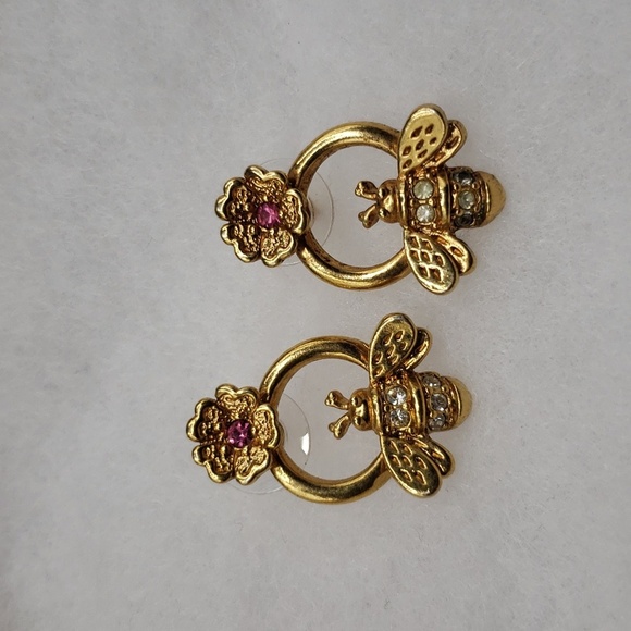 Avon Jewelry - Vintage 1990s Avon Crystal Bee with Flower Pierced Earrings